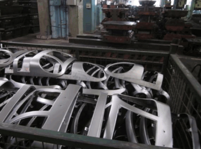 洛陽一拖實習(xí)報告 金屬材料加工與應(yīng)用實踐